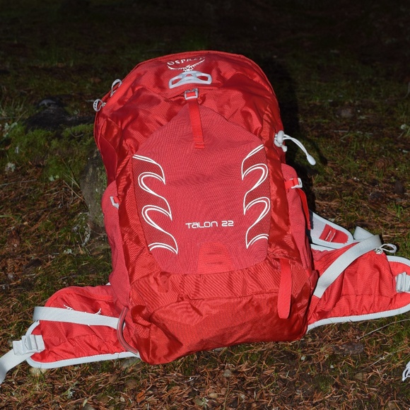 osprey talon 22 red